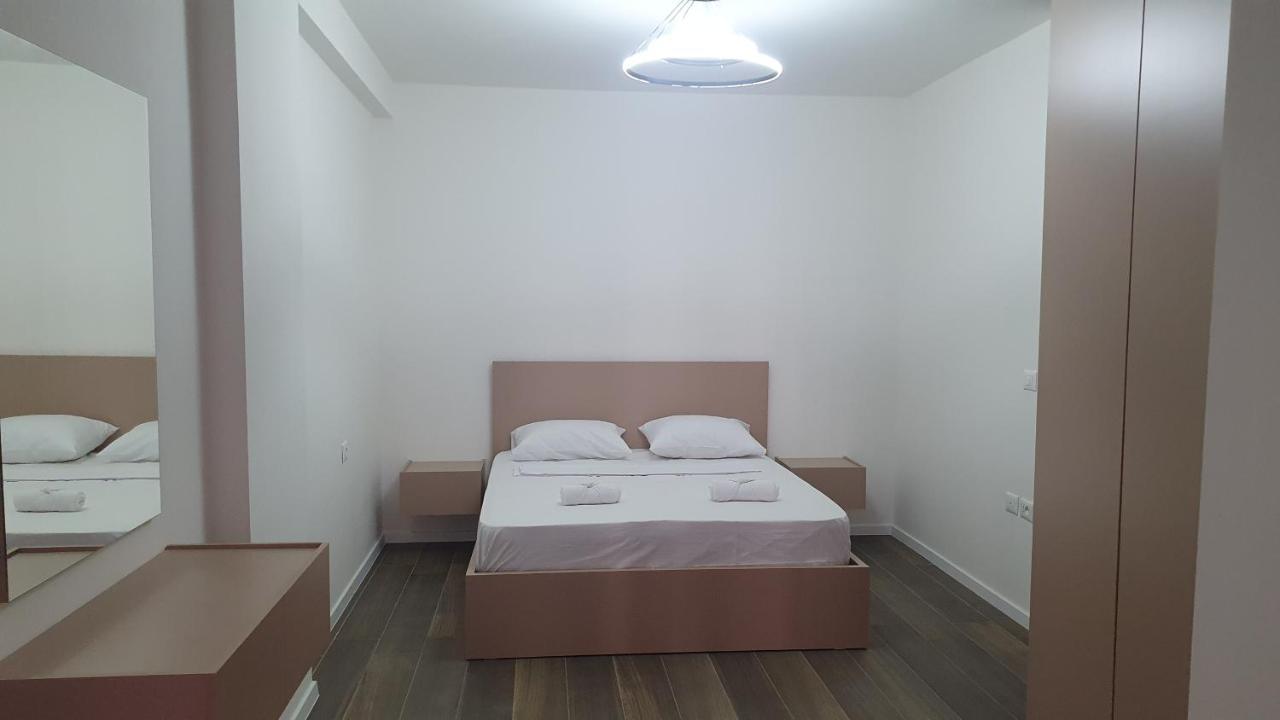 Amelja'S Apartment Shkodër Esterno foto