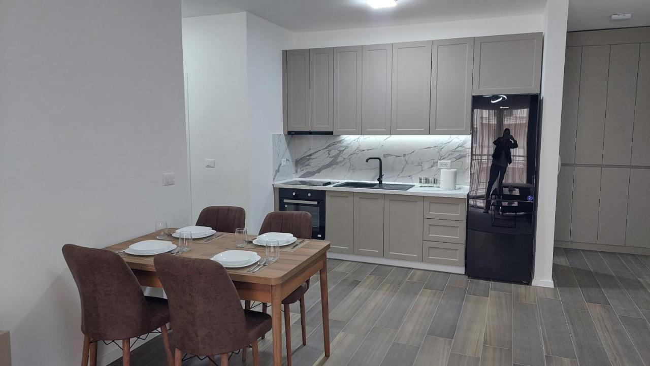 Amelja'S Apartment Shkodër Esterno foto